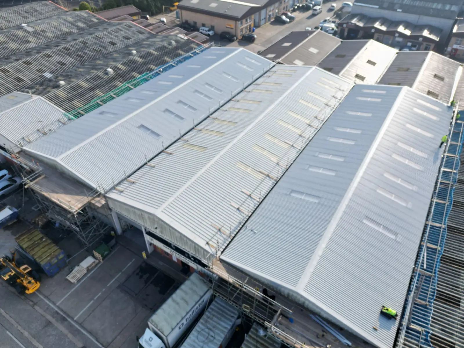 Built-Up & Twin-Skin Systems metal roofing system installed by TRS on a UK commercial building